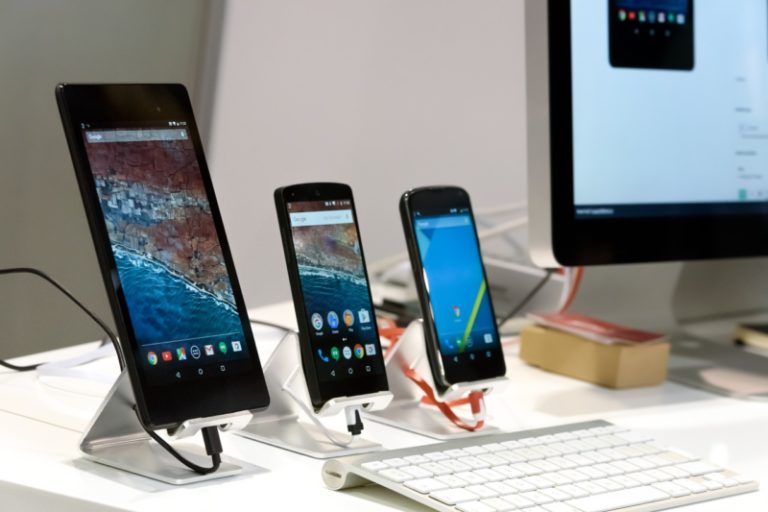 Smartphones per USB vom PC bedienen